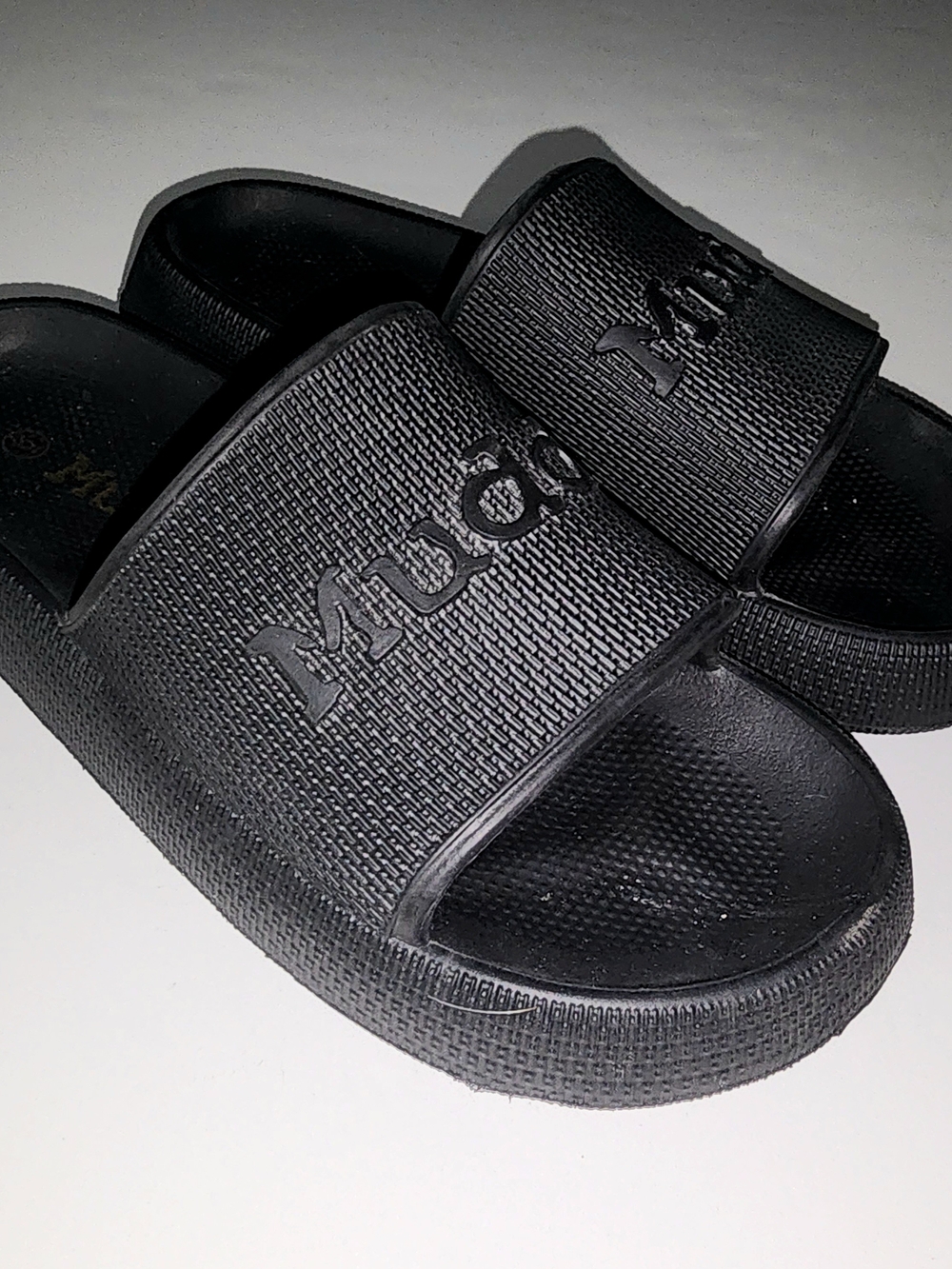 Mudd Women's size 6 Slide Beach Sandals black